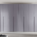 Wardrobe on measure - NCS S-2020-R60B matt lacquered with handles 33 in the same colour