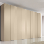 Wardrobe on measure - RAL1013 matt lacquered and lacquered high gloss with handle panel K in RAL1013 matt lacquered